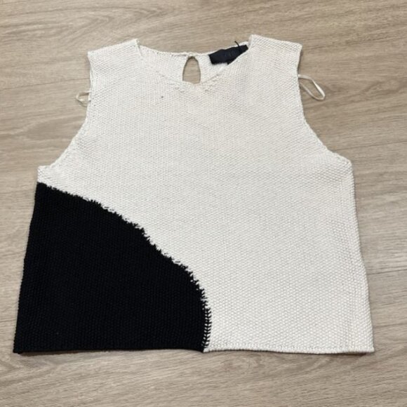 Zara Stylish Black and White Women's Top nwt - Picture 1 of 2